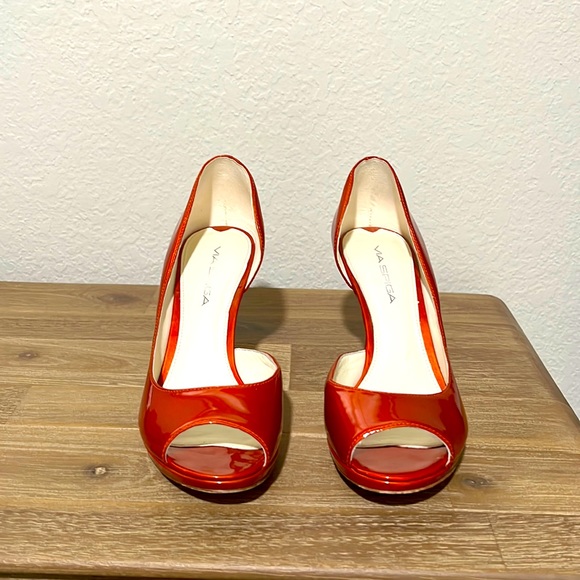 VA SPIGA pumps, gently used, 2 in hills, orange patent leather, design in Italy - Picture 1 of 8
